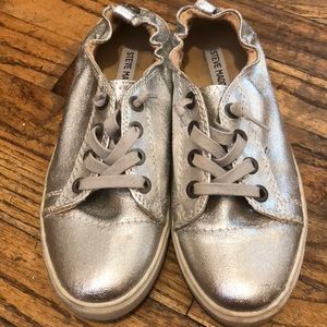 Steve Madden silver shoes size 8M